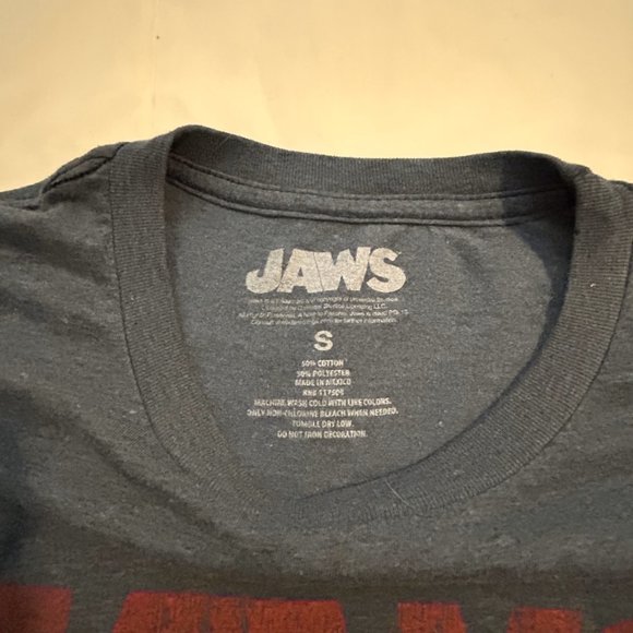 Jaws T-Shirt - Picture 2 of 2